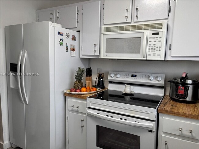 Building Photo - 19623 NW 30th Pl