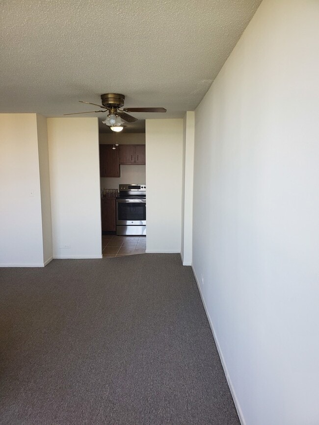 Building Photo - 5100 N Marine Dr