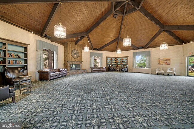 Building Photo - 6934 Hanover Pkwy