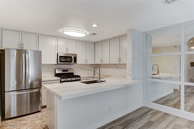 Building Photo - 2633 Durango Dr