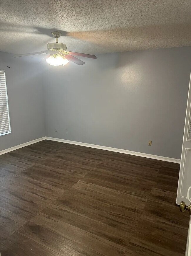 Building Photo - For Rent: Orlando, FL 3 Bed + Office | 2 B...