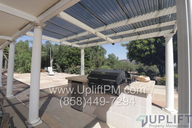 Building Photo - 22845 Vista Ramona Rd