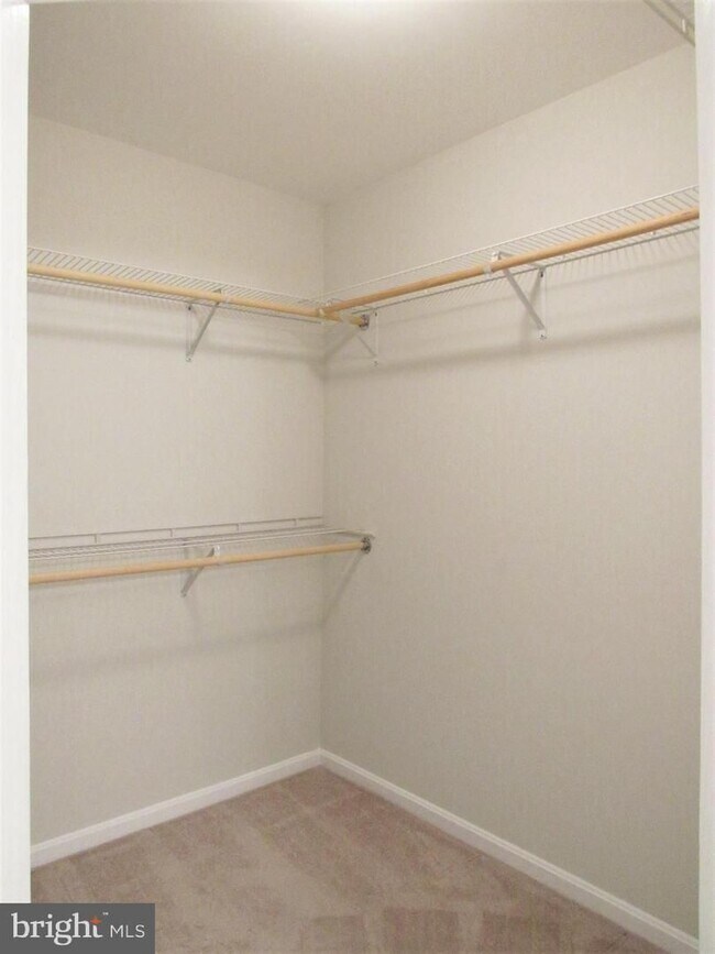 Building Photo - Gorgeous condo in a great location!