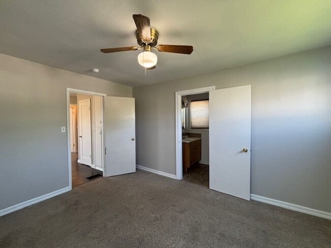 Building Photo - 2 Bed 2 Bath Home
