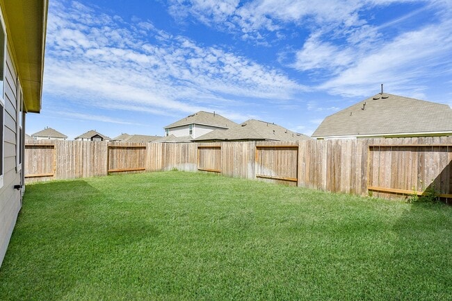 Building Photo - 14042 Chinook Dr