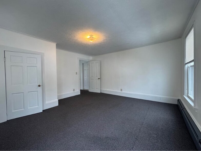 Building Photo - 73 High St