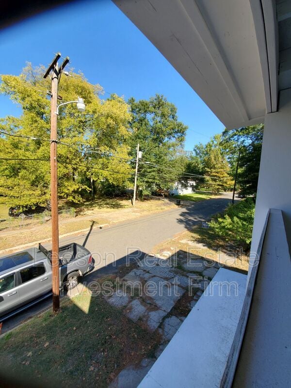 Building Photo - 523 Wichita St