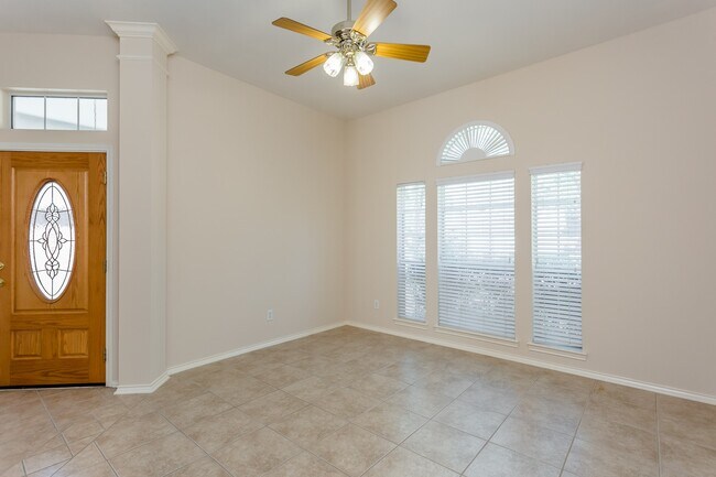 Building Photo - 21915 Rivergate Ct
