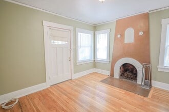 Building Photo - NOW ACCEPTING PETS! ACROSS STREET FROM U OF A!!!
