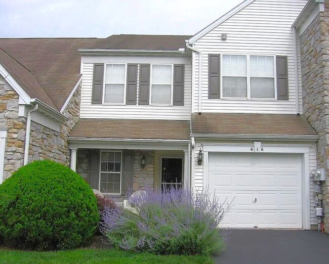 Primary Photo - 616 Springhouse Ln