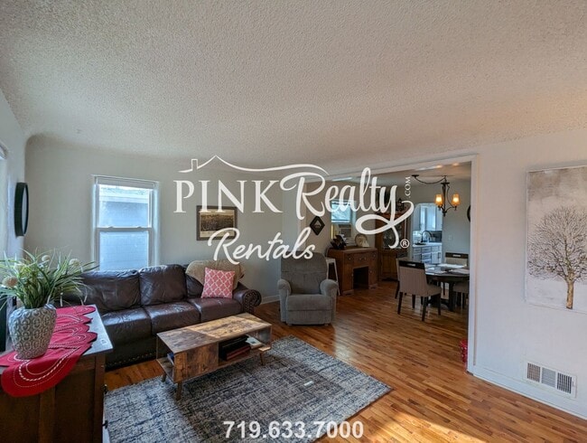 Building Photo - 1719 W Kiowa St