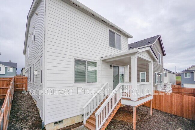 Building Photo - 721 NW 178th Wy