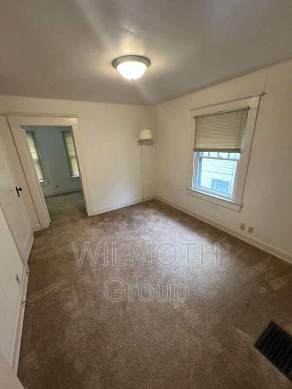 Building Photo - 5226 N College Ave