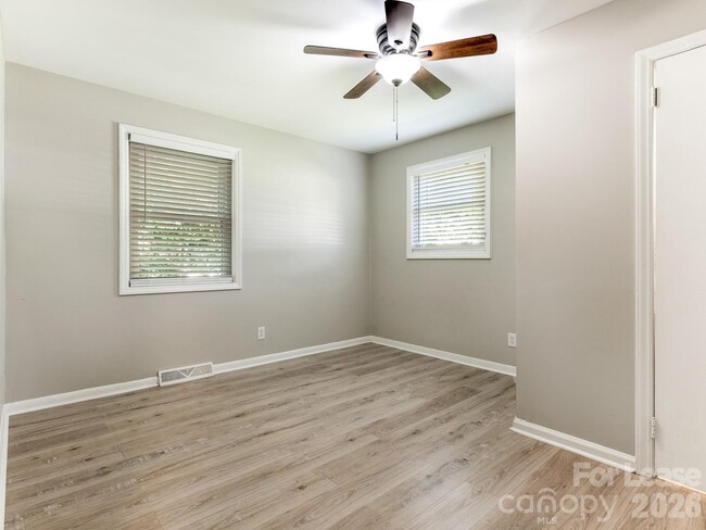 Building Photo - 2909 Southwest Blvd