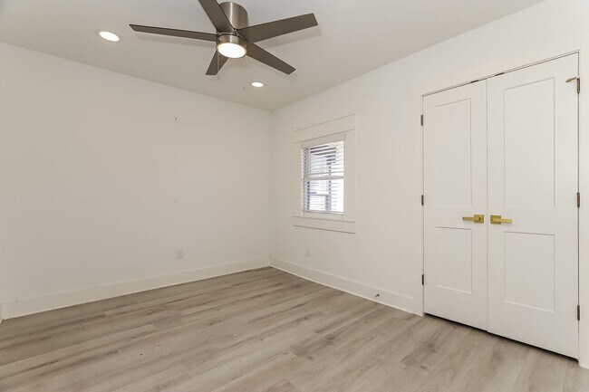 Building Photo - 120 E Magnolia Ave