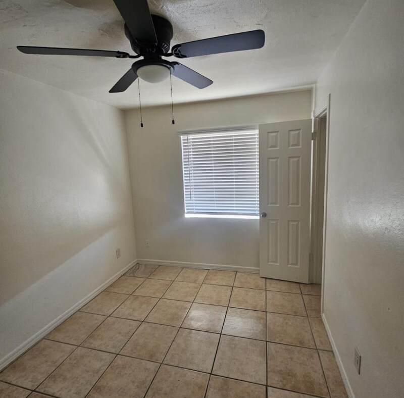 Building Photo - 4619 E Almeria Rd