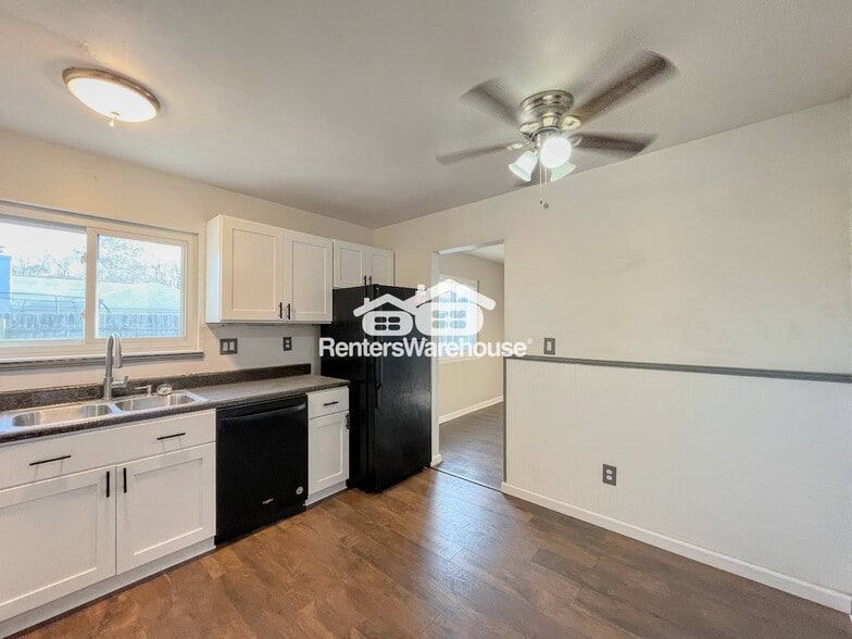 Building Photo - 1812 Saranac Ct