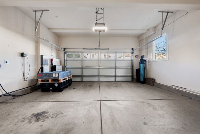 Building Photo - 7585 Mindy Mae Ln