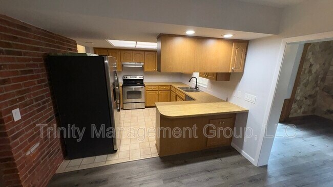 Building Photo - 105 N Edinburgh Dr