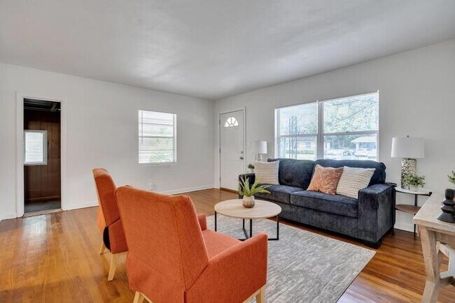 Building Photo - Renovation, MUST SEE!