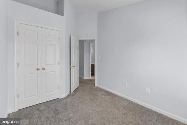 Building Photo - 2204 Commissary Cir