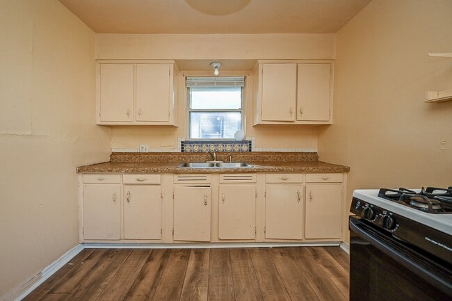 Building Photo - 10302 Woodwind Dr