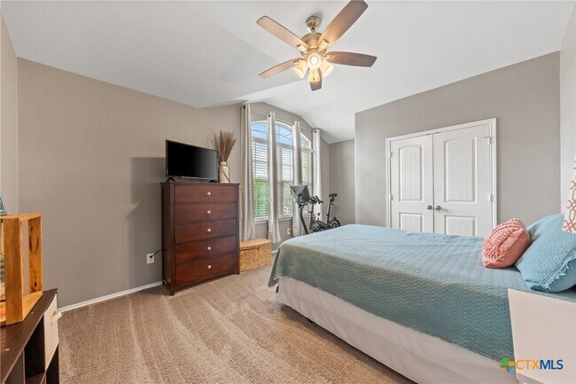 Building Photo - 5221 Cicero Dr