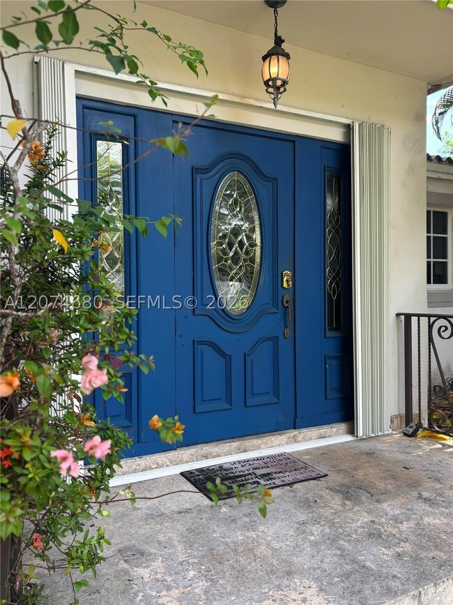 Building Photo - 447 Blue