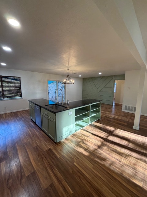 Building Photo - 725 Falcon Dr