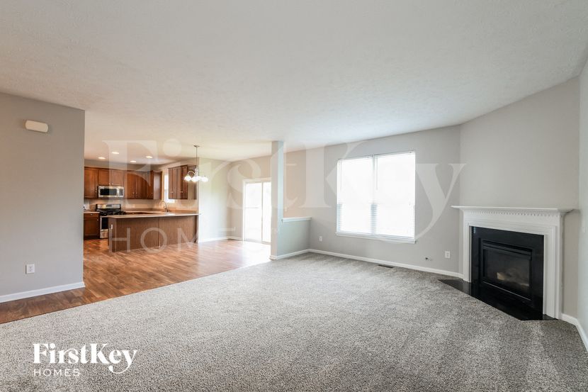 Building Photo - 6240 Eagle Lake Dr