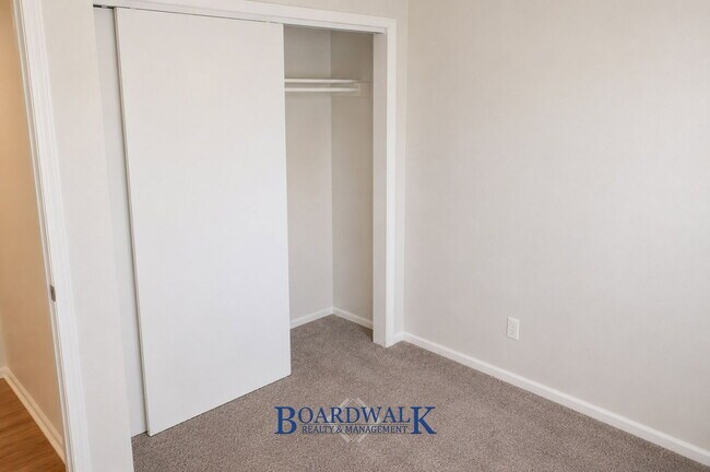 Building Photo - 161 Beryl Ave