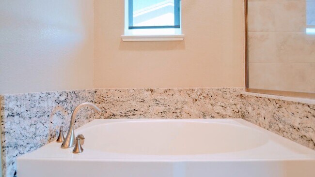 Building Photo - 5967 Raleigh Rd