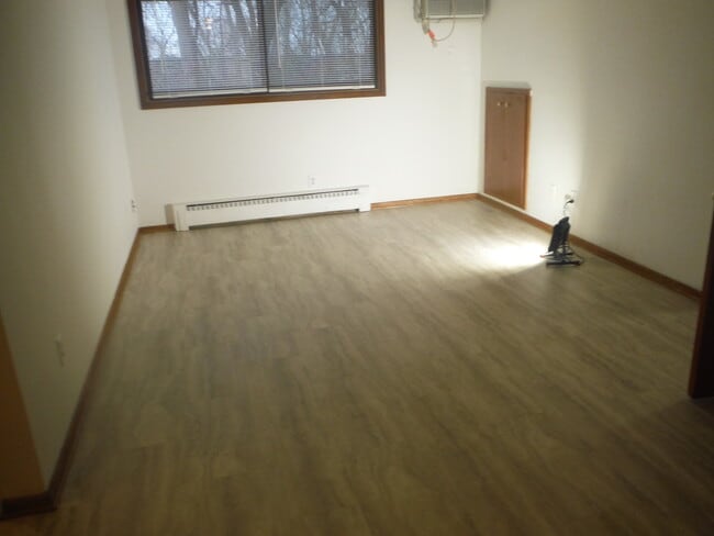 Building Photo - Buron Circle Apartments