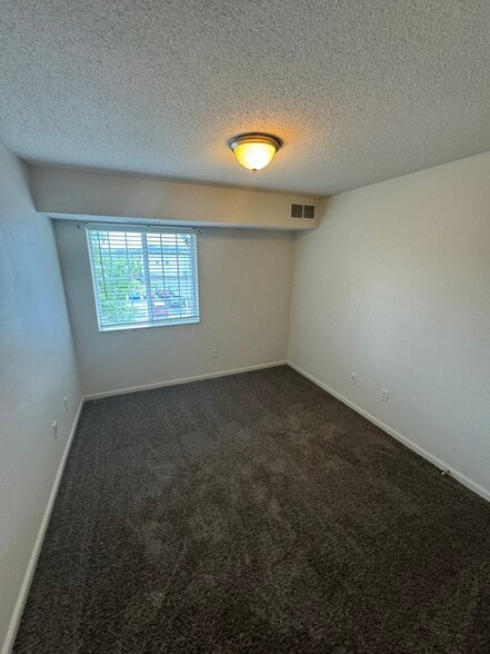 Building Photo - 2022 29th Pl NW