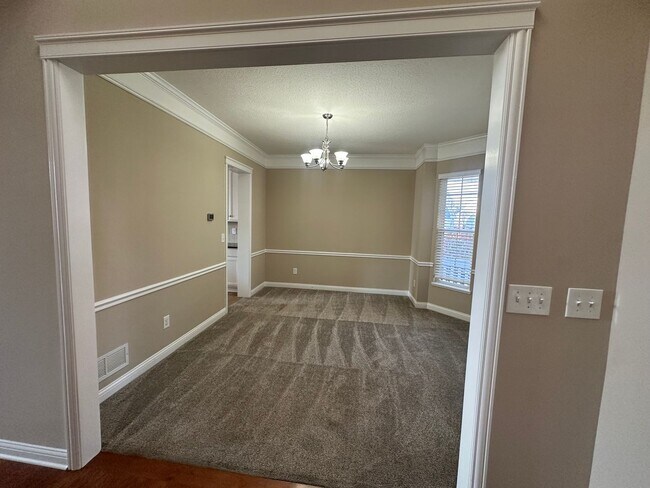 Building Photo - Lakes of Worthington