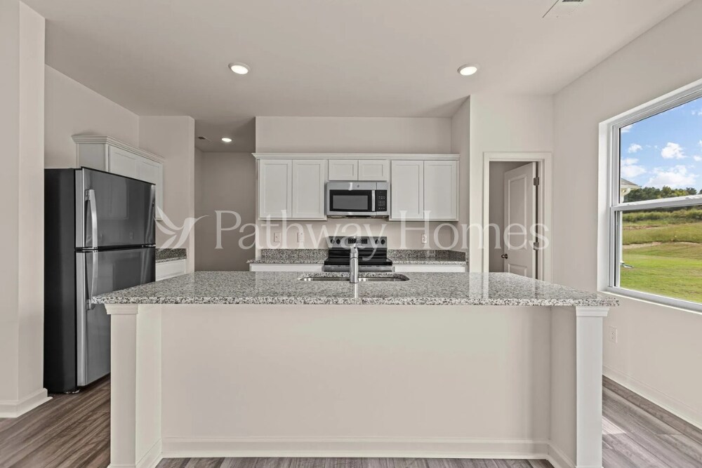 Building Photo - 12721 Haymarket Rd