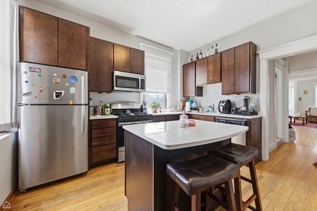 Building Photo - 3811 N Southport Ave