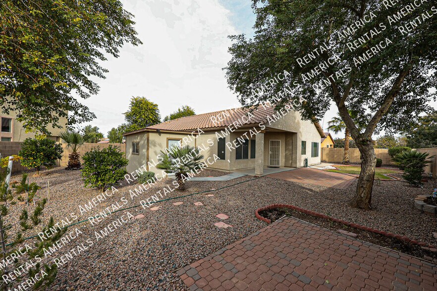 Building Photo - 41407 W Barcelona Dr