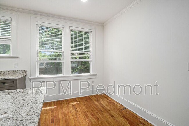Building Photo - 741 Frederica St NE