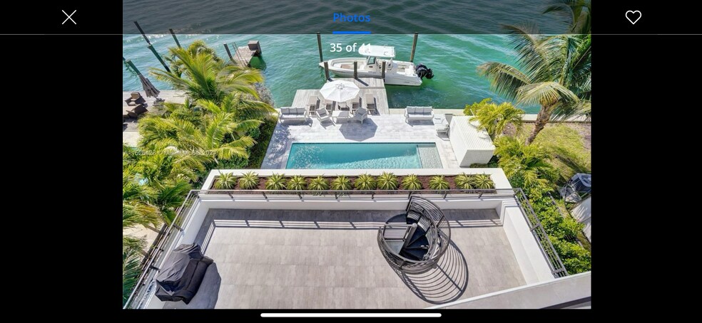 Building Photo - 1930 Bay Dr