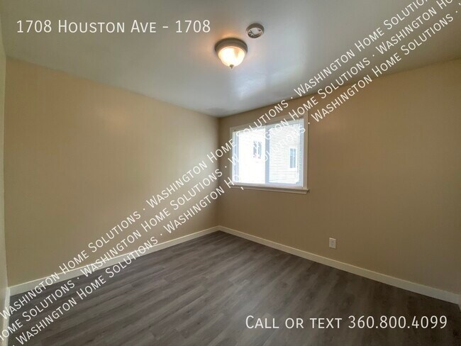 Building Photo - 1708 Houston Ave