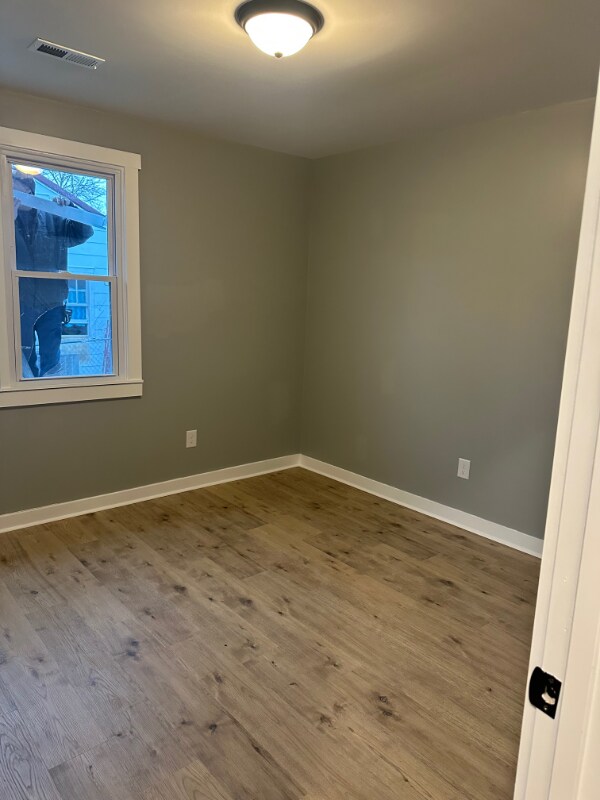 Building Photo - 316 Valley View Dr