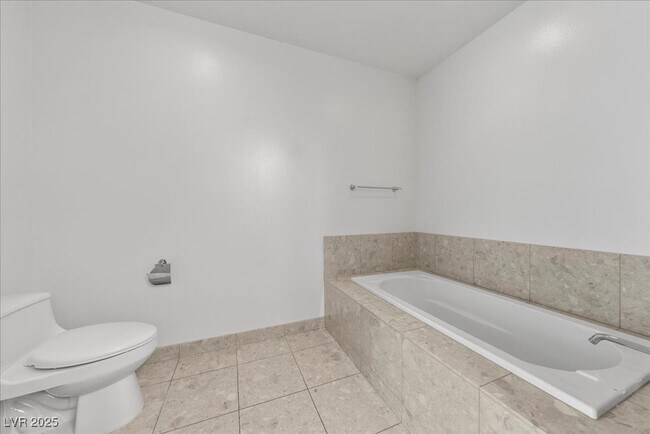 Building Photo - 4575 Dean Martin Dr