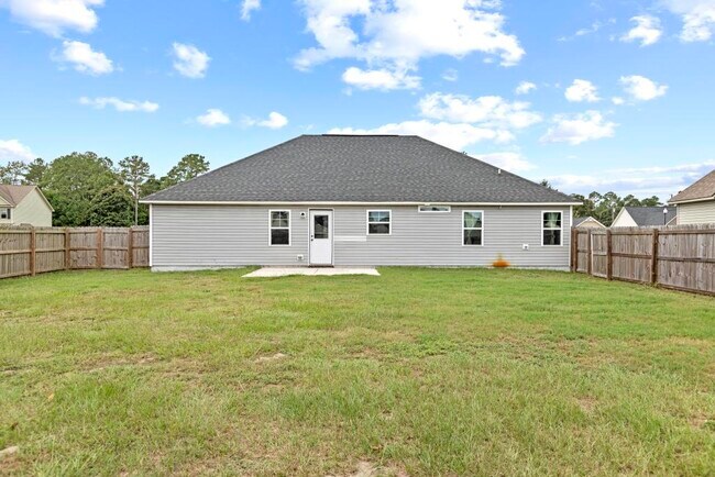 Building Photo - 211 Rowland Dr