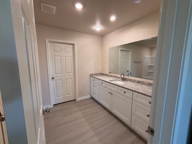 Building Photo - Brand New Construction in Midland, TX
