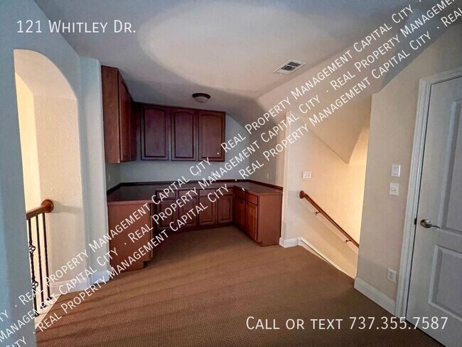 Building Photo - 121 Whitley Dr