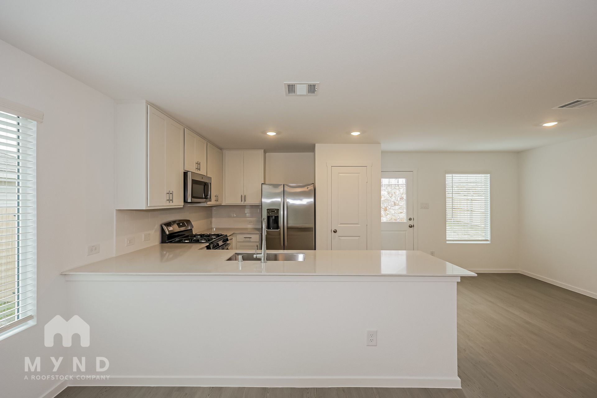 Building Photo - 2740 Ctr Crk Ln