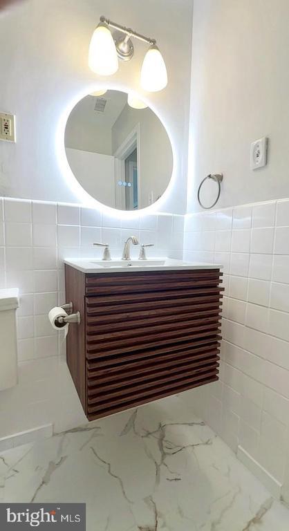 Building Photo - 4977 Battery Ln