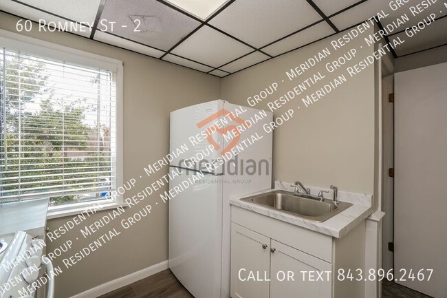 Building Photo - 60 Romney St