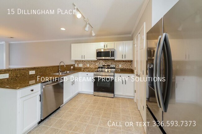 Building Photo - 15 Dillingham Pl